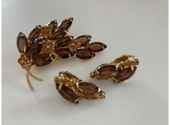 Lovely Vintage Brooch & Earring Set