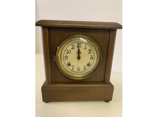 Antique Clock Made By New Haven Clock Co. Approx. 10.5 X 10