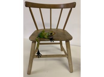 Antique Children's Wood Chair With Fun Little Frog !!