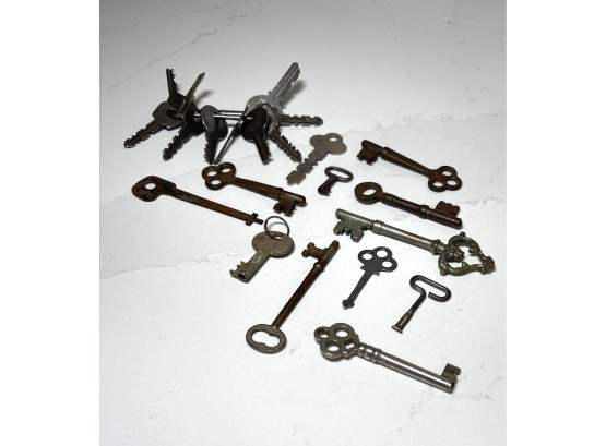Vintage Antique Keys,  Lots Of Variety. Lot # 1