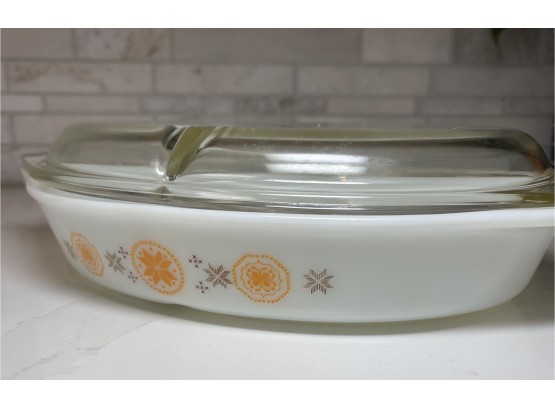 Vintage Pyrex Town And Country Divided Casserole Dish With Lid