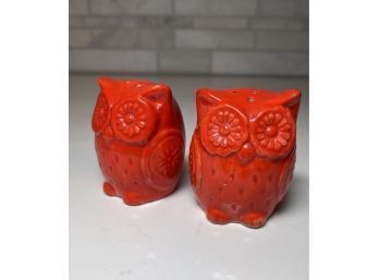 Vintage Ceramic Bright Red OWL Salt And Pepper Shakers