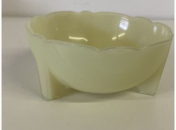 Lovely Vintage Art Deco Style Footed Bowl Possibly A Fenton Custard Uranium Glass