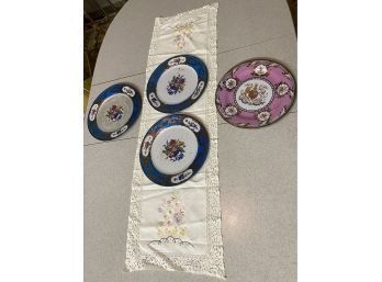 Embroidered Vintage Table Runner And 4 Commemorative Metal Plats