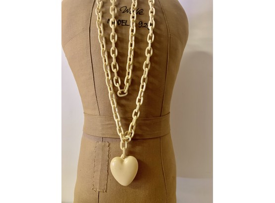 Vintage  Plastic/ Resin Heart Chain Link Necklace 28.5 Inches Long