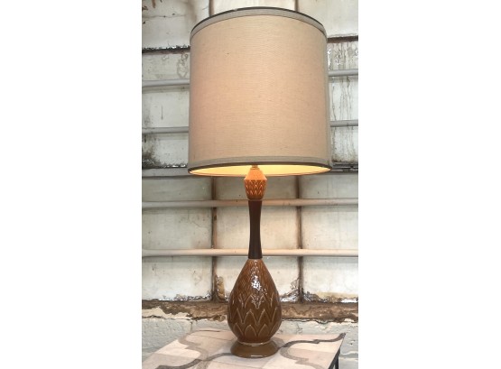 Gorgeous Mid Century Modern Ceramic Lamp.
