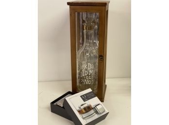 Rare Large Jack Daniels Decanter Bottle  In Wood Glass And Mirror Case With Newer Metal Ice Cubes