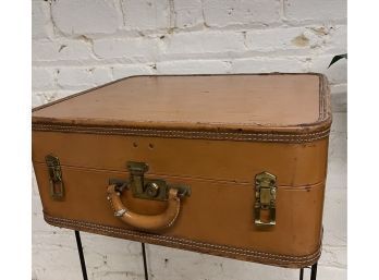 Vtg Suitcase W/ Handle And Brass Hardware
