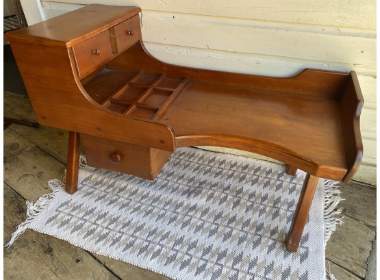 Maple Cobblers Coffee Table Made By Sprague & Carleton Furniture Company