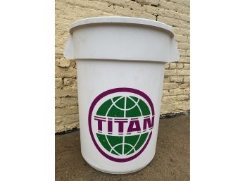 Large New Heavy Duty Plastic Garbage Can 27.5 X 23