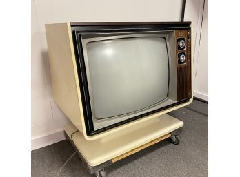 Zenith Chromatic TV - Turns On And Works!