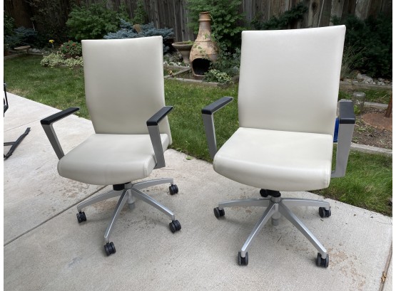 Pair Of Lovely Very Well Made White Rolling Office Chairs-Look New!