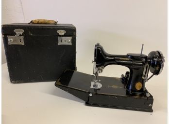 #2- 1935 Vintage Singer Featherweight Sewing Machine Model  221