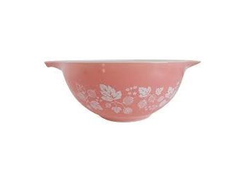 Pink Gooseberry 4 Qt Cinderella Bowl.  Rare Pattern Pyrex, Excellent Condition