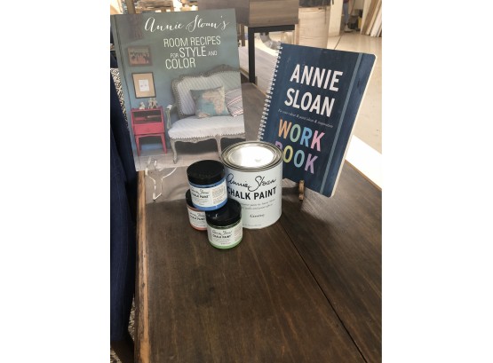 Annie Sloan  Gift Collection.   Books And Paint.