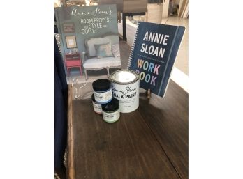 Annie Sloan  Gift Collection.   Books And Paint.