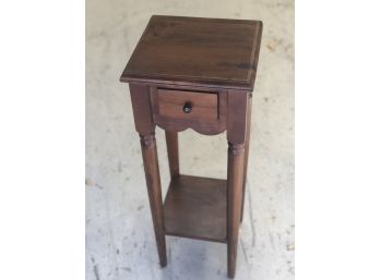 Hardwood Accent, Pedestal Table