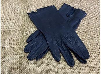 Womens Leather Gloves With Scalloped Cuff
