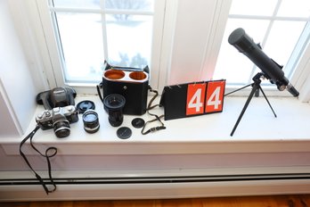 LOT 44 - CAMERAS LOT / TELESCOPE AND MORE