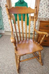 LOT 17 - SOLID WOOD VINTAGE ROCKING CHAIR