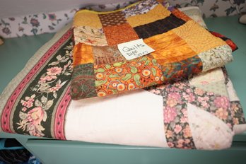 LOT 24 - QUILTS . DIFF. SIZES