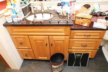 LOT 35 - BATHROOM RELATED ITEMS