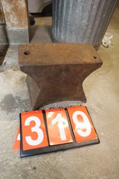 LOT 319 - ANTIQUE ANVIL - MAY HAVE AN 'S' ON THE SIDE?