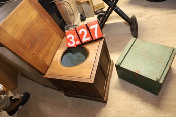 LOT 327 - WOODEN TOILET AND OLD GREEN CRATE