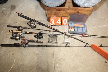 LOT 340 - FISHING RELATED ITEMS