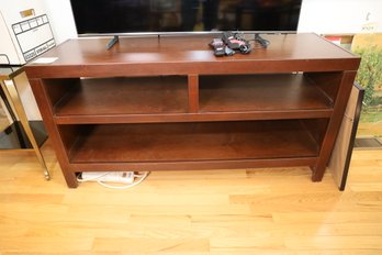 LOT 9 - VERY NICE MODERN ENTERTAINMENT STAND
