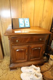 LOT 59 - SIDE TABLE