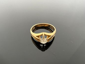 LOT 24 - 18CT. GOLD RING