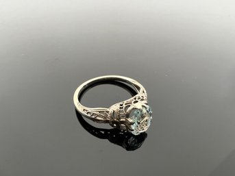 LOT 25 - 10K GOLD VINTAGE RING - REALLY PRETTY