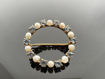 LOT 30 - 10k GOLD / PEARLS AND STONES VINTAGE BROOCH
