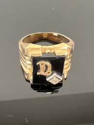 LOT 45 - VINTAGE 14k GOLD RING 'D' WITH DIAMOND