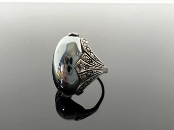 LOT 105 - VERY UNIQUE VINTAGE STERLING RING - BIG AND CHUCKY!
