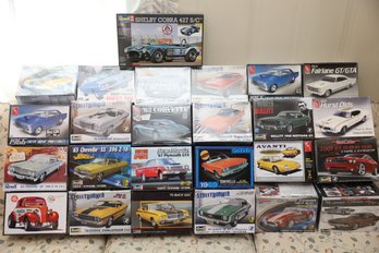 Lot 220 - LOT 224 - MODELS (MOST NOT BUILT SOME MAY BE SEALED)