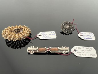 LOT 127 - THREE VERY NICE ANTIQUE BROOCHES