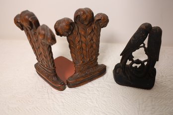 LOT 32 - BOOKENDS