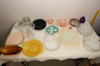 LOT 52 - GLASS ITEMS SHOWN