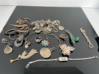 LOT 196 - STERLING ITEMS SHOWN
