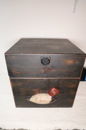 LOT 76 - WOODEN BOX WITH DUCK
