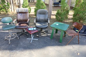 LOT 476 - CHAIRS