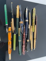 LOT 228 - LARGE COLLECTION OF RANDOM FOUNTAIN PENS