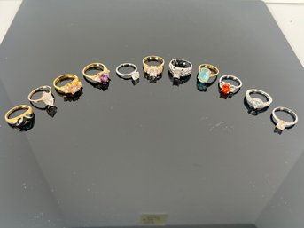 LOT 233 - STUNNING COLLECTION OF VINAGE RINGS