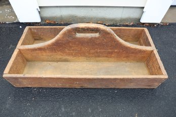 LOT 139 - ANTIQUE TOOL CARRIER