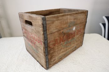 LOT 214 - VINTAGE CANADA DRY CRATE