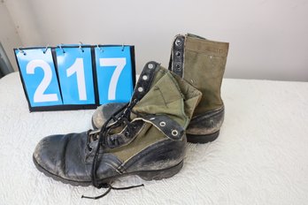LOT 217 - VERY EARYLY US MILITARY BOOTS (WW2?)