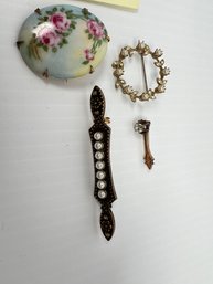 LOT 238 - ANTIQUE BROOCHES
