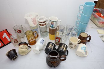 HUGE LOT OF COLLECTIBLE GLASSES / CUPS